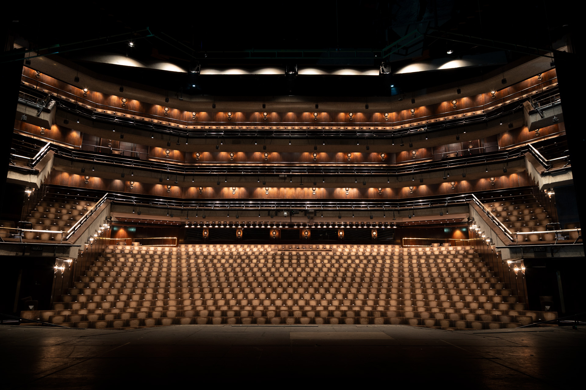 Barbican Theatre auditorium lighting